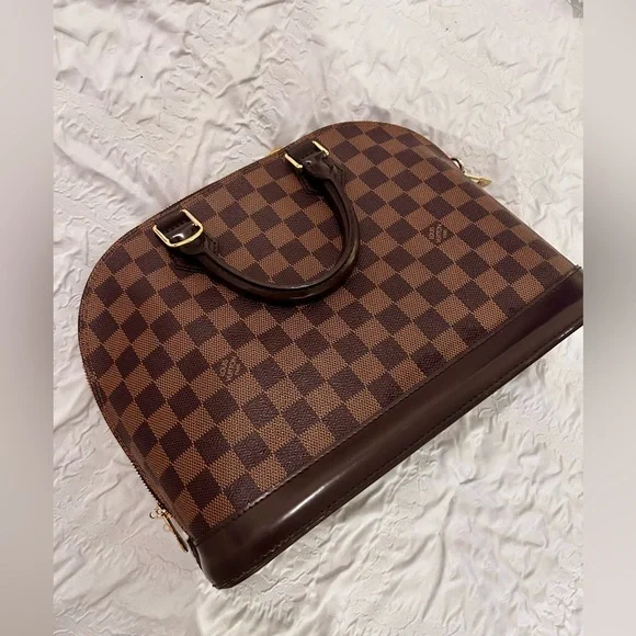 Louis Vuitton Alma PM Damier Ebene! ♥️ - Picture 7 of 15
